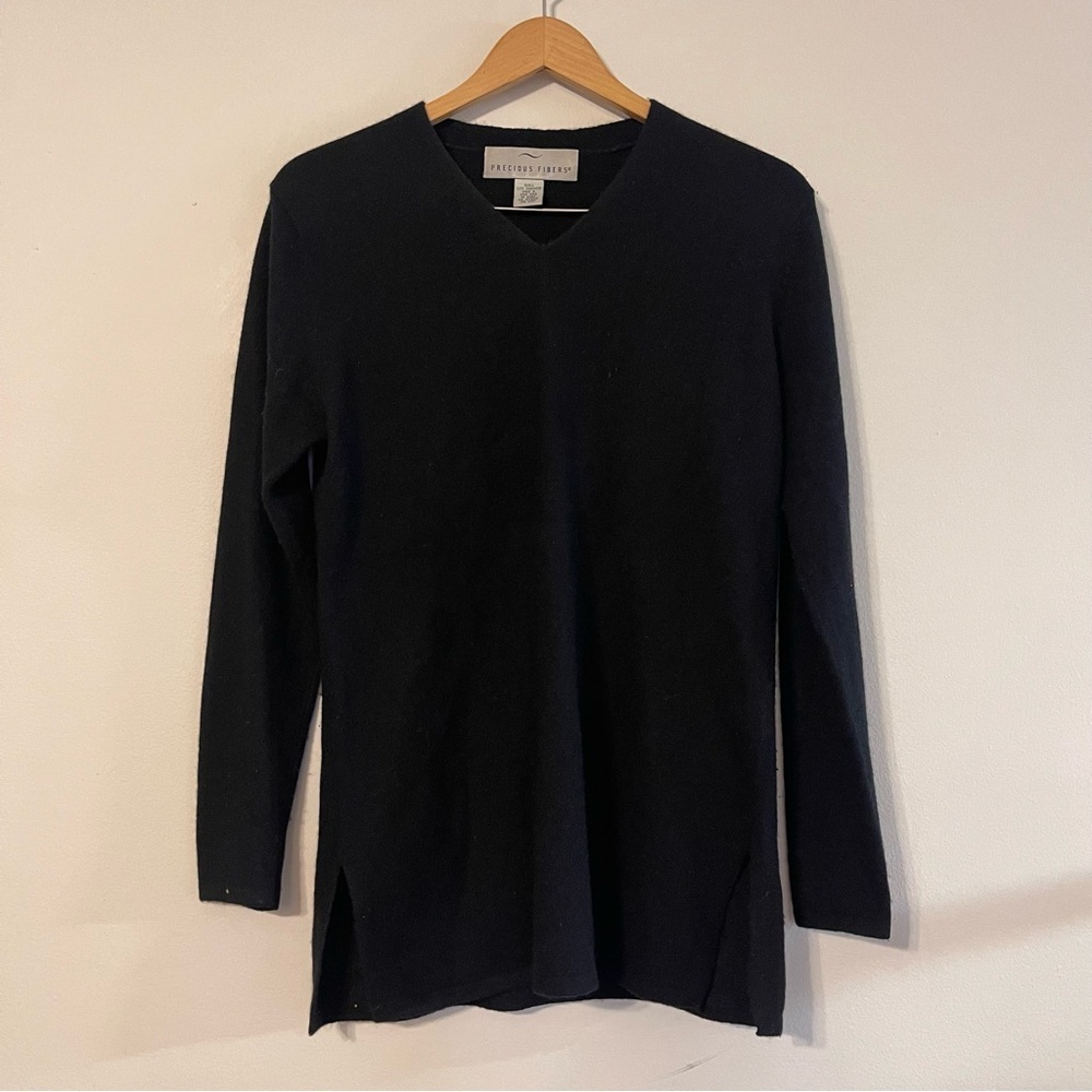 Precious Fibers women’s  black v-never cashmere sweater small